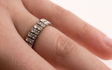 今天订亲好吗 2025年3月19日订亲好日子吗