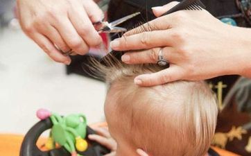 2025年阴历冬月二十八合适剃胎发吗