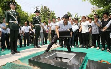 2025年2月安葬好日子