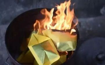 独爱撒娇的星座男