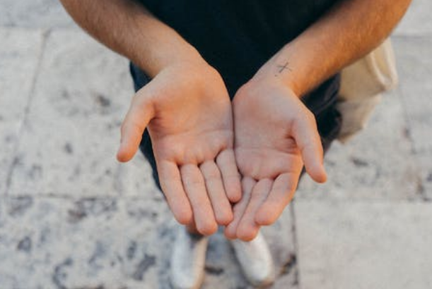 手纹乱阐明什么，手纹乱的性格特点命运走势