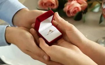 成婚下聘礼必备八样是什么 下聘是订亲的意思吗 成婚下聘礼必备八样是什么 下聘是订亲的意思吗