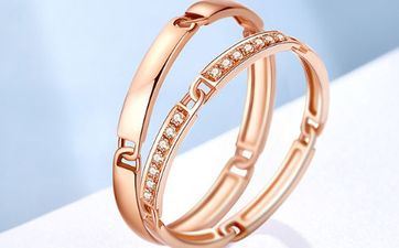 成婚当天新人礼仪要求 新人敬酒本着长幼有序