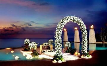 成婚头一年送礼要婆婆出吗