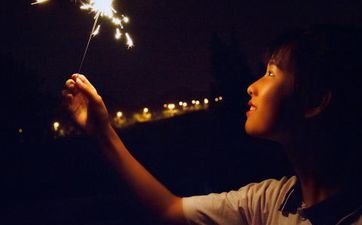 大年初四迎灶神祝愿语 案牍大全 大年初四迎灶神祝愿语 案牍大全