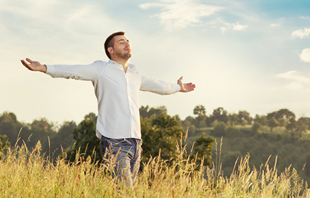 男人左大腿长痣图解