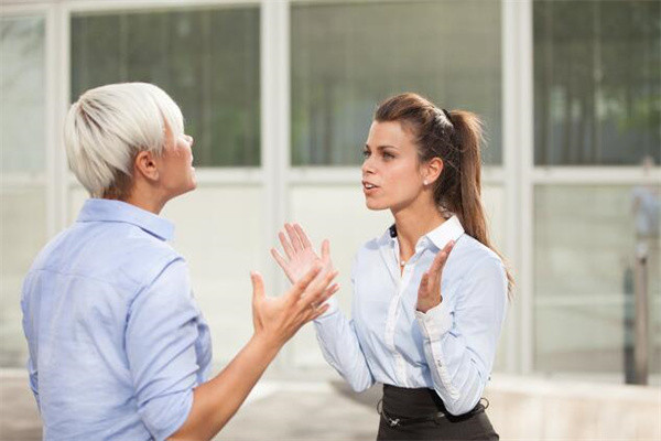 梦到噪架征兆了什么吗