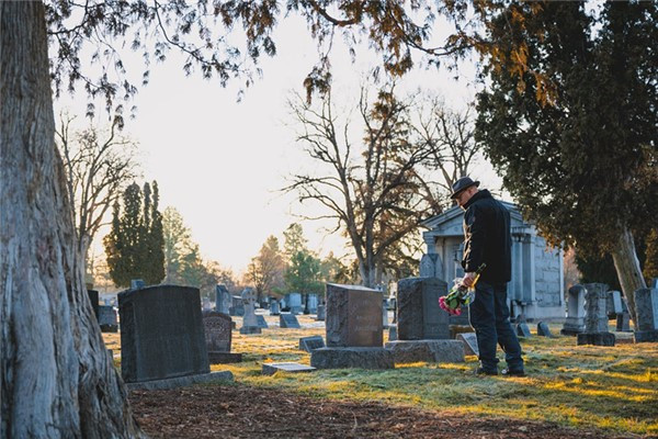 2023年9月下葬好不好