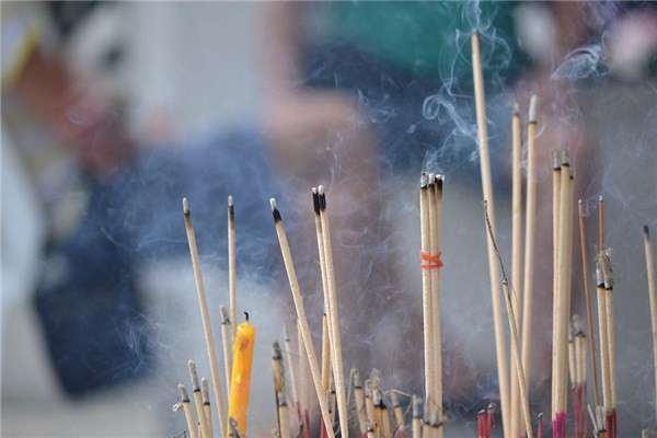 2023年9月上香好日子查询,哪几天能够上香