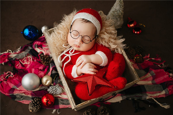 带赞的女孩姓名涵义