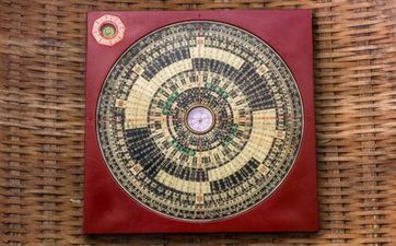 邹姓男孩生辰八字取姓名2025年7月10日出世的