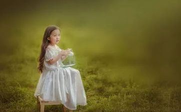 2025年二月初七出世邱姓女孩姓名叫什么