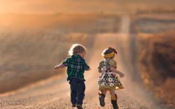 爸爸姓何妈妈姓吕给孩子起名叫什么好听