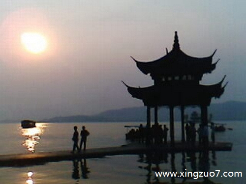 Astro今天运势2025.10.11